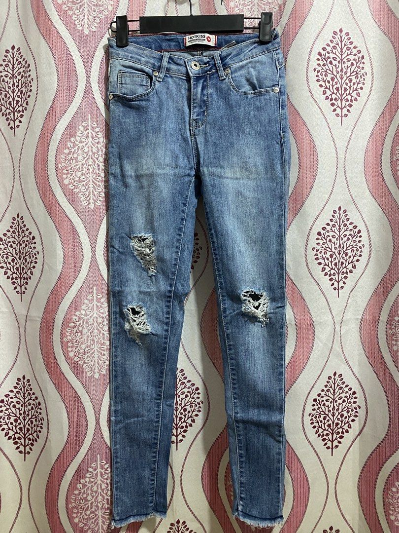 Tattered Skinny Jeans 👖 (Category: Jeans) located in Tanza. Submitted by vhies_closet24 (Listing ID 1462641550, Image 1). Description: Tattered Skinny Jeans 👖 • Good condition • Stretchable & comfy • Easy to style • Pre-loved.