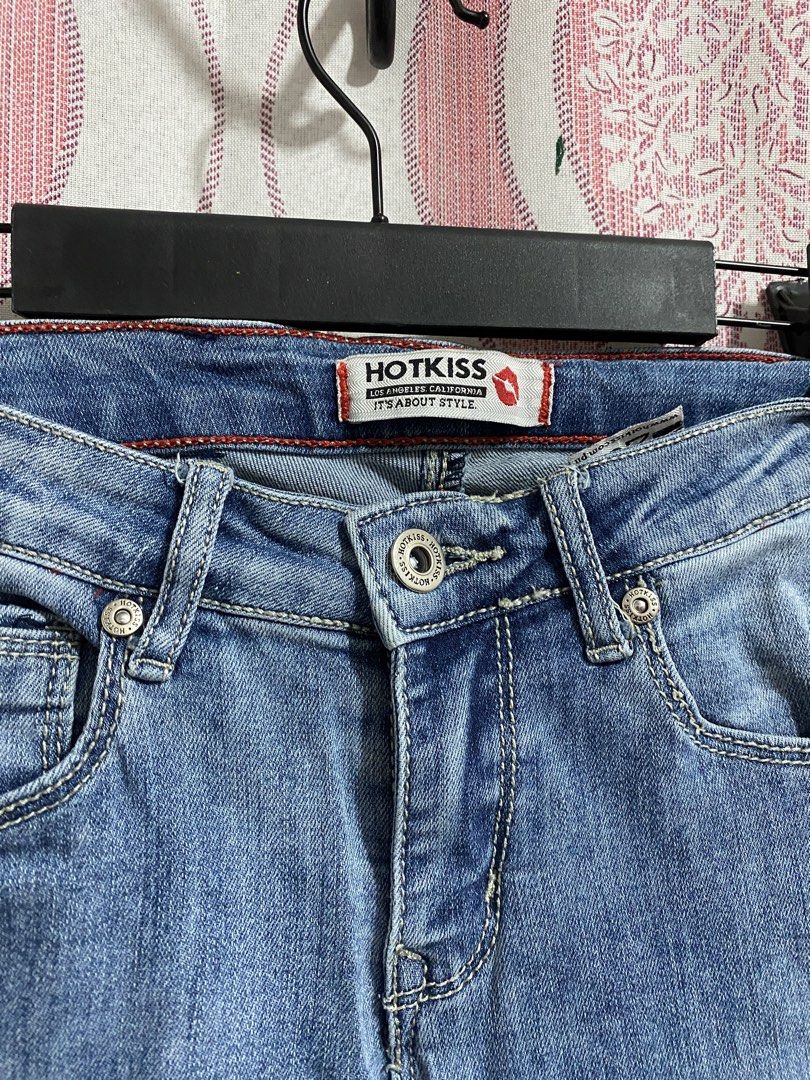 Tattered Skinny Jeans 👖 (Category: Jeans) located in Tanza. Submitted by vhies_closet24 (Listing ID 1462641550, Image 2). Description: Tattered Skinny Jeans 👖 • Good condition • Stretchable & comfy • Easy to style • Pre-loved.