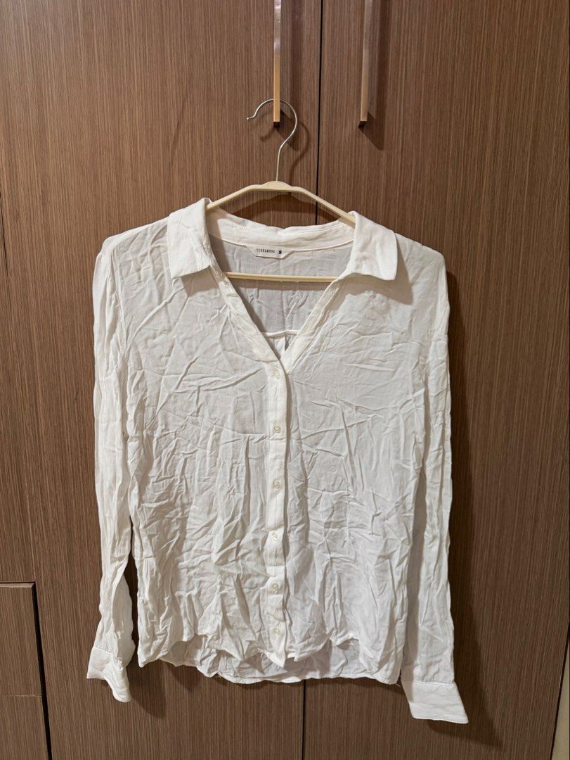 Terranova White Button Up Shirt (Category: Longsleeves) located in Valenzuela. Submitted by rachmcadams (Listing ID 1462508093, Image 1). Description: • 100% original (mall bought) • Good as new • No issues, just needs ironing • Fits XS-M RFS: Decluttering What you see is what you get! .