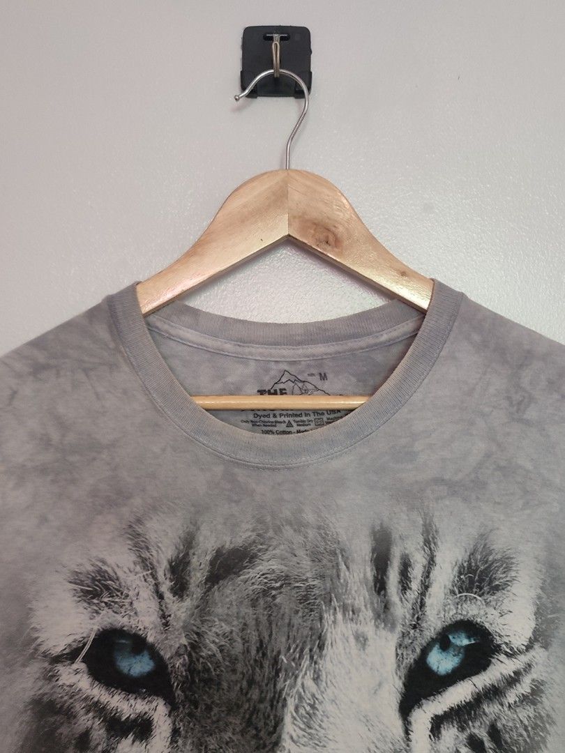 The Mountain White Tiger Tee Dated @2011 (Category: Tshirts & Polo Shirts ) located in Ibajay. Submitted by trendholicrepublique (Listing ID 1462471583, Image 2). Description: The Mountain White Tiger Tee Dated @2011 399 Php Color Rate 9.5/10 Medium On Tag (Fit to Large) Dimes 21.5 x 30 Very Good to Excellent Condition (need wash).