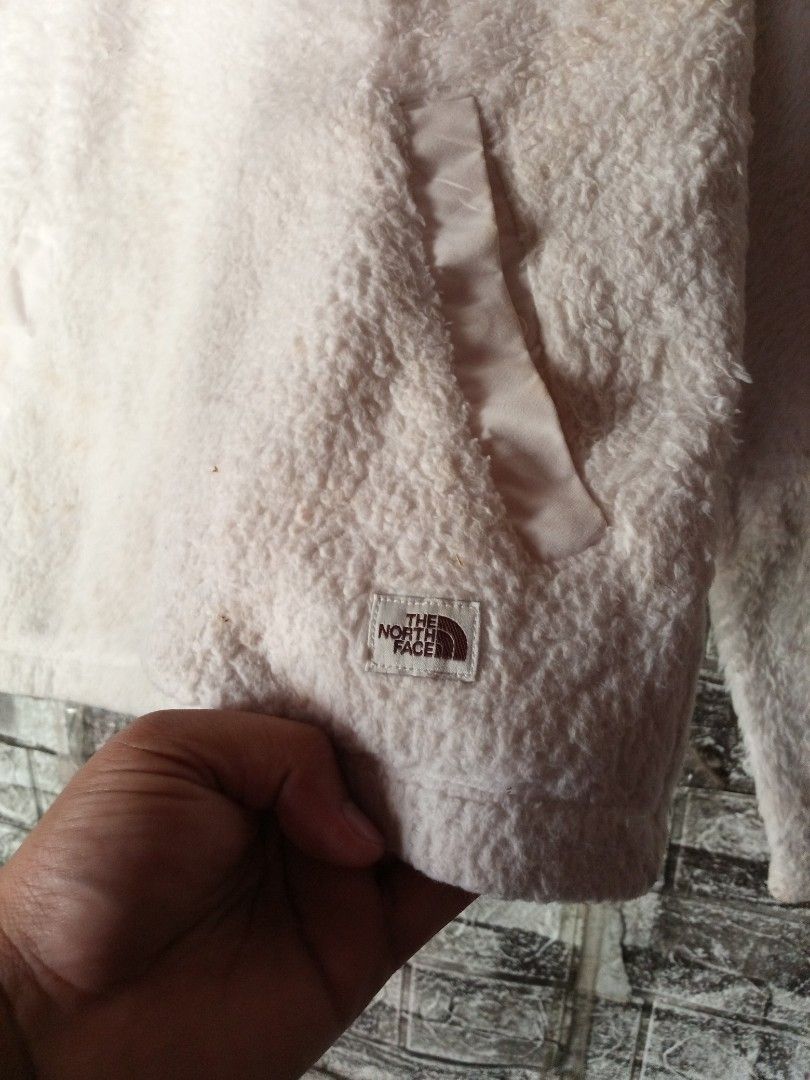 THE NORTH FACE (Category: Activewear) located in Cavite. Submitted by goodluckythrifty (Listing ID 1462483737, Image 2). Description: .