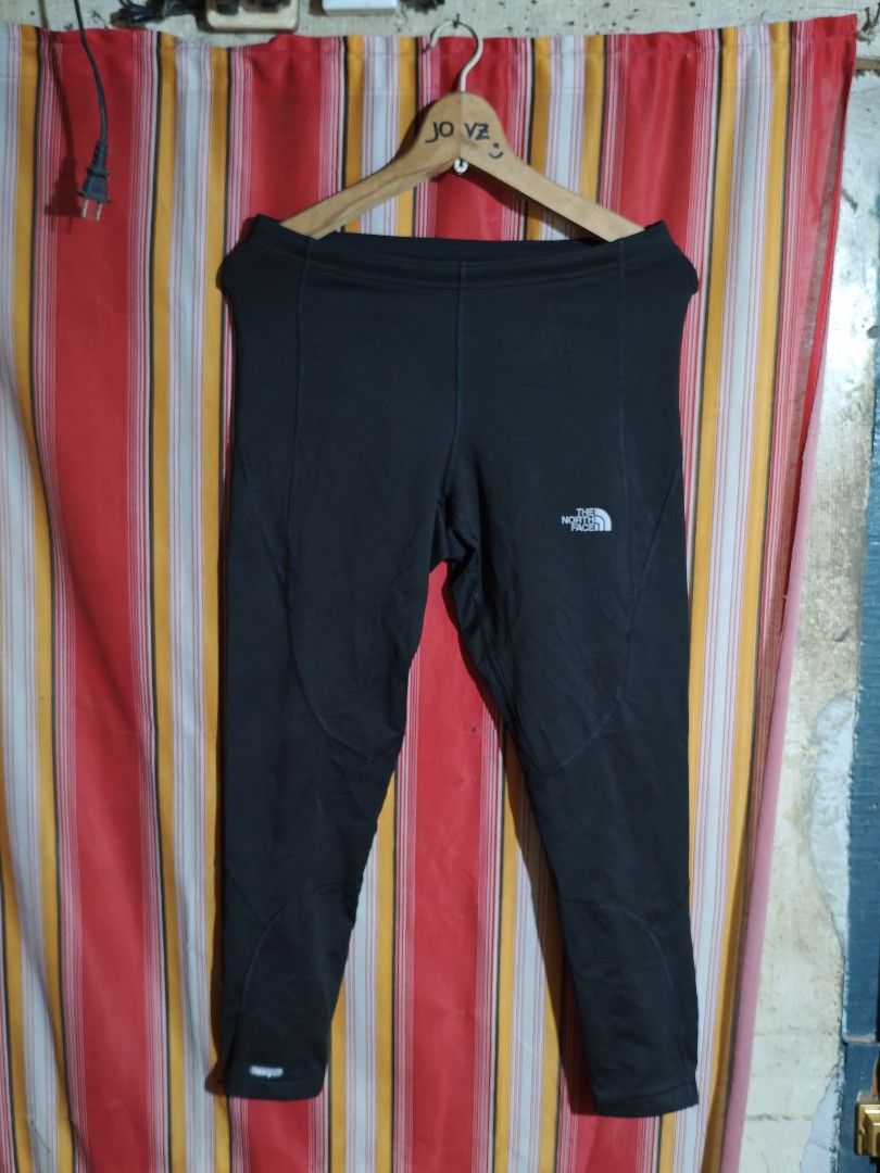 The North Face Compression Running Tights (Category: Activewear) located in San Pedro. Submitted by streetthriftsph (Listing ID 1462587305, Image 1). Description: TNF Vaporwick Running Tights 750+SF Condition: 9/10 Size: Large 31 waistline garterized fits 32/35 Length: 34 (zippered hem) Colorate: 9/10.
