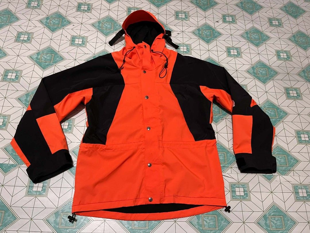 THE NORTH FACE JACKET (Category: Coats, Jackets and Outerwear) located in Iloilo. Submitted by _lemornosnas02 (Listing ID 1462452725, Image 1). Description: THE NORTH FACE 1994 RETRO MOUNTAIN LIGHT FUTURELIGHT JACKET SIZE LARGE ON TAGS MEN'S NO ISSUE LIKE NEW DIME 23X27 PLUS SHIP VIA LBC LICATION ILOILO.
