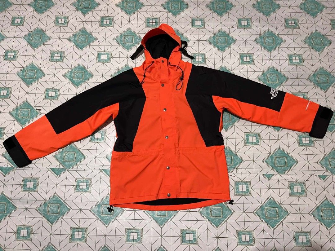 THE NORTH FACE JACKET (Category: Coats, Jackets and Outerwear) located in Iloilo. Submitted by _lemornosnas02 (Listing ID 1462452725, Image 2). Description: THE NORTH FACE 1994 RETRO MOUNTAIN LIGHT FUTURELIGHT JACKET SIZE LARGE ON TAGS MEN'S NO ISSUE LIKE NEW DIME 23X27 PLUS SHIP VIA LBC LICATION ILOILO.