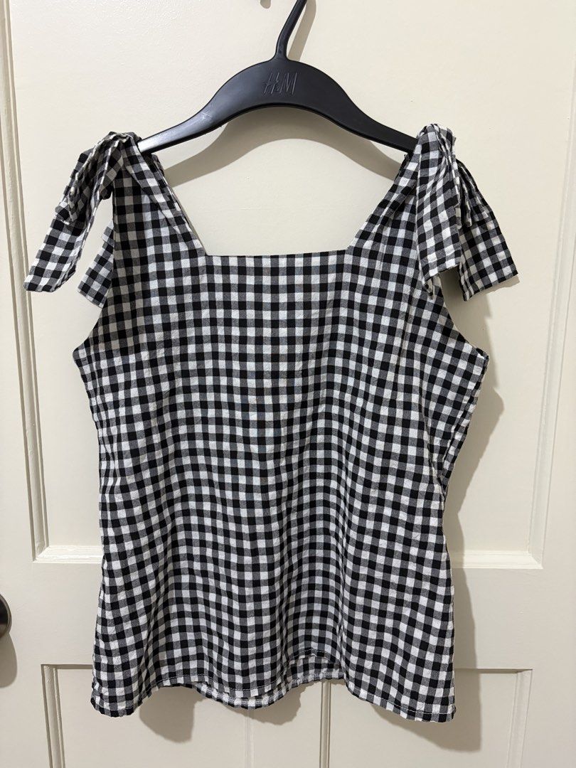 Tie Shoulder Top (Category: Sleeveless) located in Mandaluyong City. Submitted by prelovedbypaii (Listing ID 1462635417, Image 1). Description: Very good, almost new condition Fits small to medium frame 📍Mandaluyong.