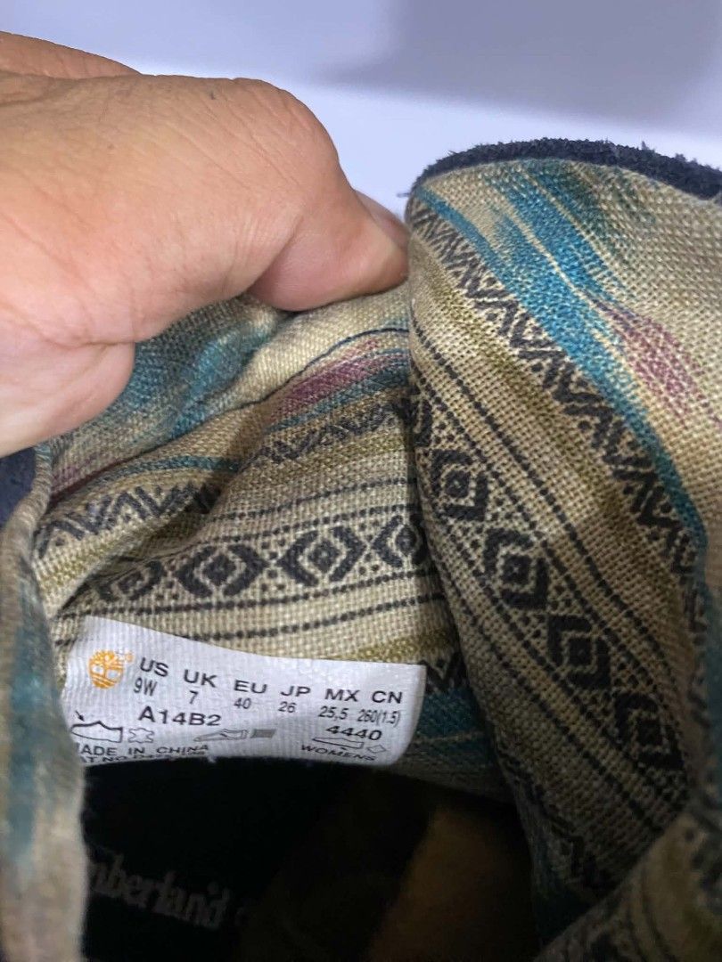 Timberland boots (Category: Boots) located in Tarlac. Submitted by dinnuh4e (Listing ID 1462647480, Image 2). Description: Timbs aztec 9w Eur 40 Used condi .