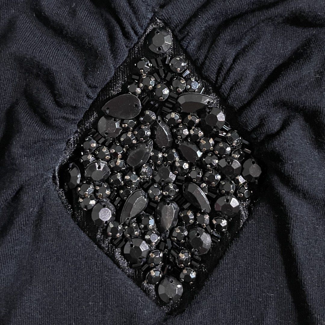 Timeless black beaded keyhole camisole top (Category: Sleeveless) located in Baguio. Submitted by emira.seoul (Listing ID 1462522388, Image 3). Description: - obvious flaws; stained - xs-s (xs on tag) - cute basic - can be dyed back to black:) - price is negotiable, pm me - washed and ready to use ᥫ᭡.ִֶָ𓂃.