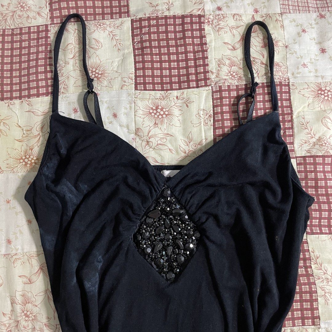Timeless black beaded keyhole camisole top (Category: Sleeveless) located in Baguio. Submitted by emira.seoul (Listing ID 1462522388, Image 2). Description: - obvious flaws; stained - xs-s (xs on tag) - cute basic - can be dyed back to black:) - price is negotiable, pm me - washed and ready to use ᥫ᭡.ִֶָ𓂃.