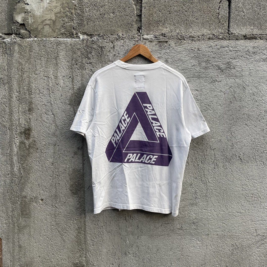 TNF X PALACE POCKET TEE (BIG LOGOS) (Category: Luxury Apparel) located in Banga. Submitted by iraleem220741 (Listing ID 1462547024, Image 2). Description: SIZE XL SEMI BOXY FIT 23x27 NO ISSUE EXCELLENT CONDI 10/10 CR.