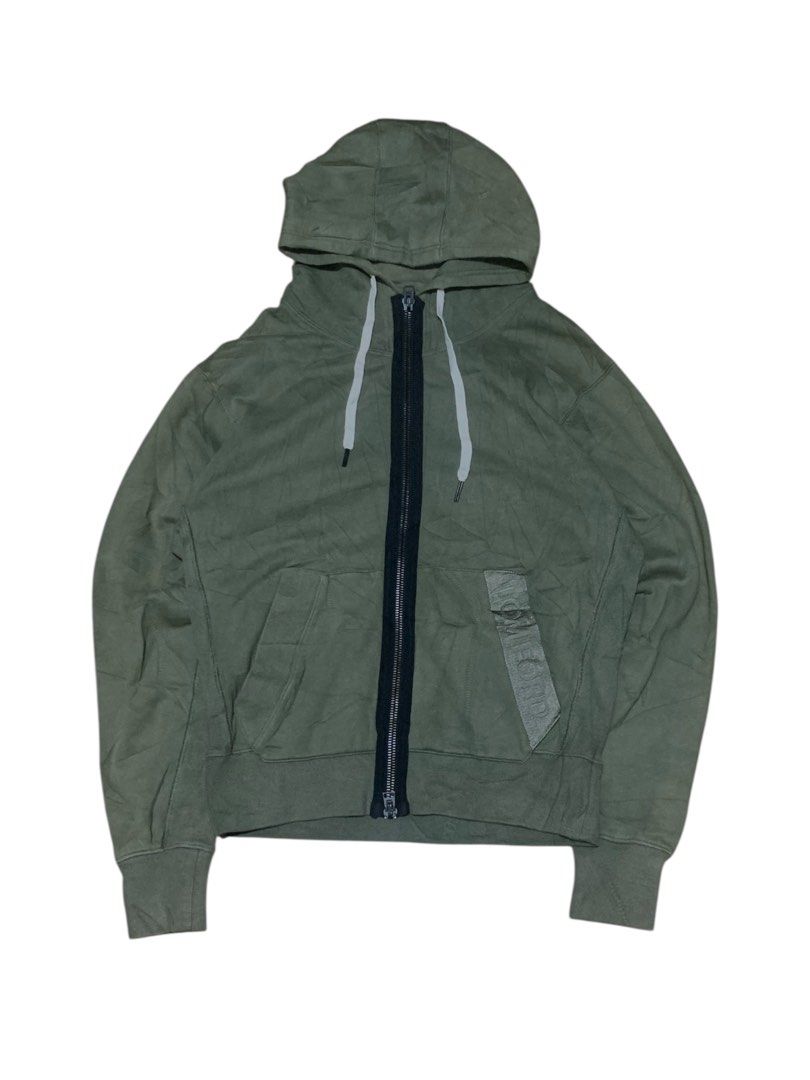 Tom Ford (Category: Coats, Jackets and Outerwear) located in Manila. Submitted by lyf_7hrift (Listing ID 1462525251, Image 1). Description: Tom Ford Jacket P1,000 27L 21.5W Dimes 9.5/10 Color Rate Excellent Condition.