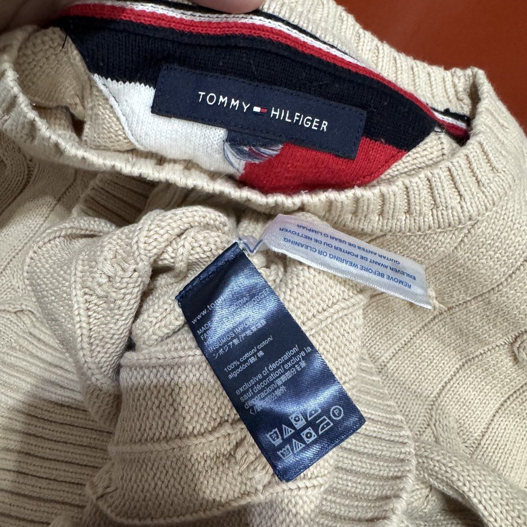 TOMMY HILFIGER CABLE KNIT SWEATER (Category: Announcements) located in Pasig City. Submitted by buzzthrifty (Listing ID 1462612267, Image 3). Description: SIZE M-L 21x25 EXCELLENT TO NEW MINOR WASH LAST PIC .