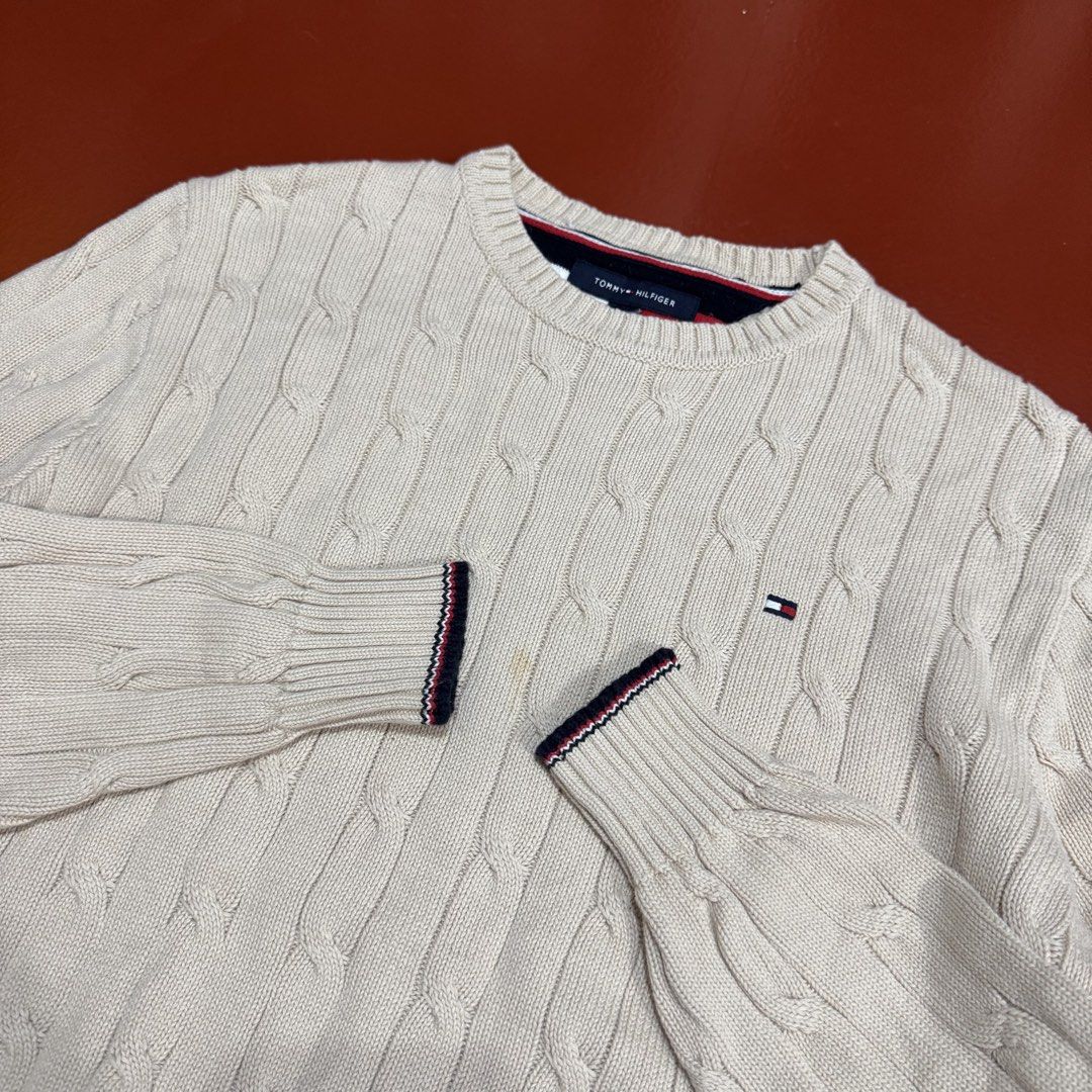 TOMMY HILFIGER CABLE KNIT SWEATER (Category: Announcements) located in Pasig City. Submitted by buzzthrifty (Listing ID 1462612267, Image 2). Description: SIZE M-L 21x25 EXCELLENT TO NEW MINOR WASH LAST PIC .