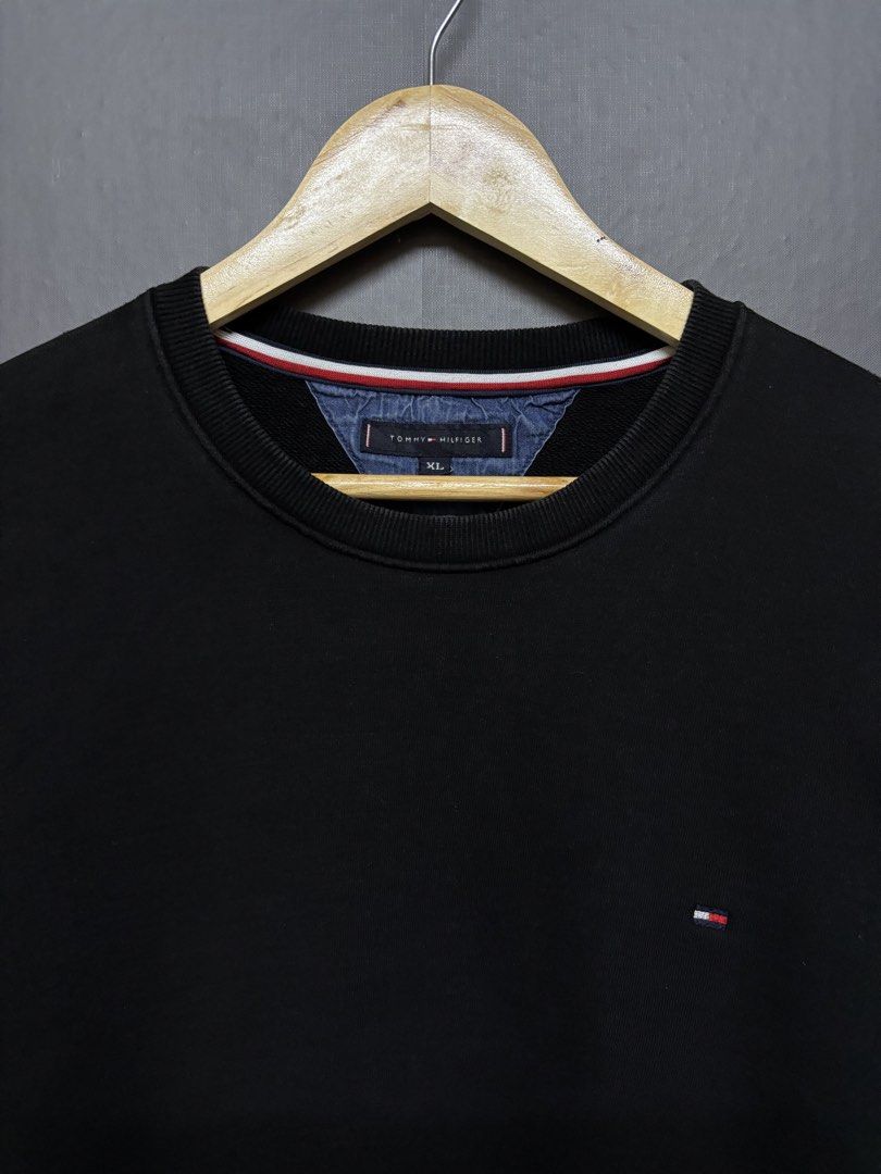 Tommy Hilfiger Sweater (Category: Coats, Jackets and Outerwear) located in Cavite. Submitted by staythrifted.23 (Listing ID 1462630893, Image 2). Description: Size : X Large on 🏷️ Dimes : Length 29 Width 23.5 Condition : Excellent to like new Color rate : 9.7/10 Wash and ready to wear Issue : ❌ Loc. Cavite We ship nationwide Payment first .