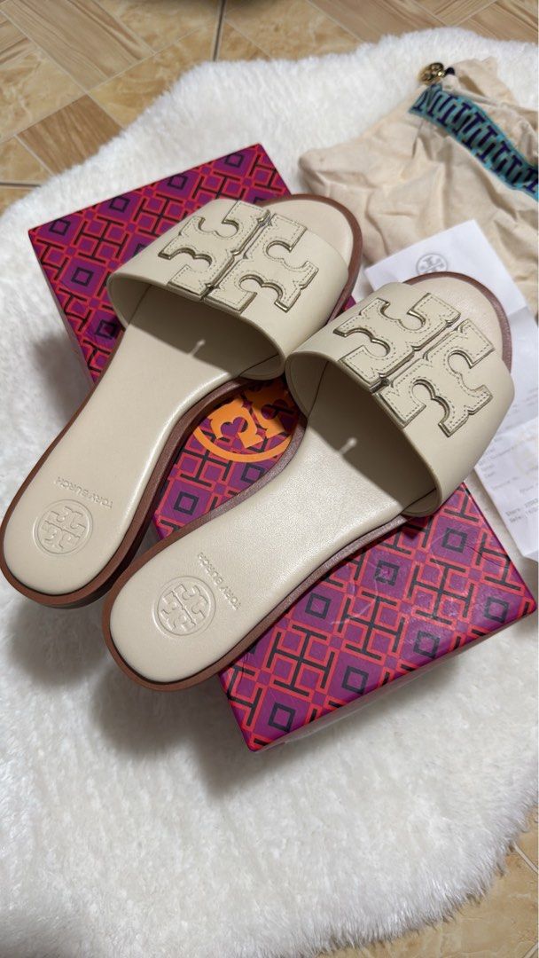 Tory burch (Category: Flats & Sandals) located in Tarlac. Submitted by annikafiffy (Listing ID 1462545229, Image 3). Description: .