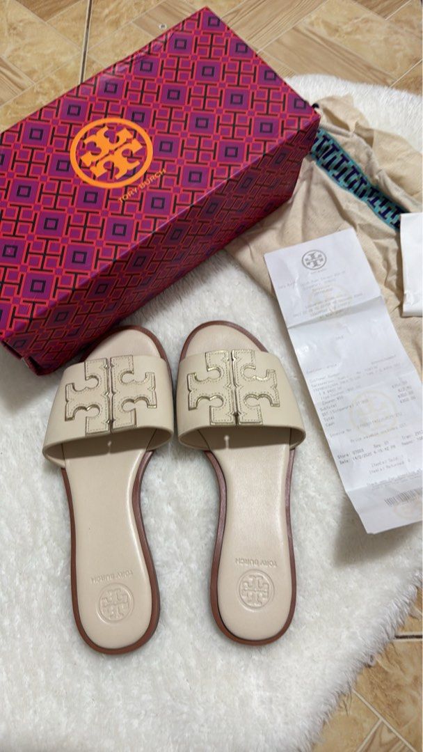 Tory burch (Category: Flats & Sandals) located in Tarlac. Submitted by annikafiffy (Listing ID 1462545229, Image 2). Description: .