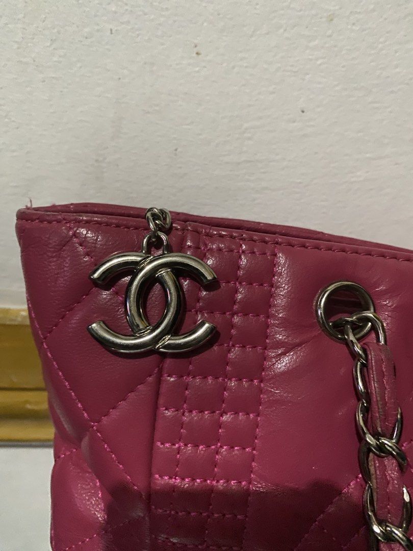 Tote bag (Category: Tote Bags) located in Manila. Submitted by gelaimarieh (Listing ID 1462445503, Image 1). Description: .