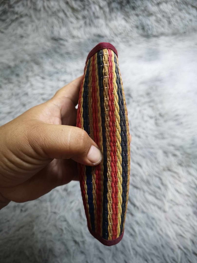 Traditional Multi Colored Stripe Pattern Coin Purse (Category: Wallets & Card holders) located in Santa Cruz. Submitted by jmy_surplus.2 (Listing ID 1462527733, Image 3). Description: Size ; L - 4.4 W - 6.3 Color ; Colorful Type ; Purse Brand ; No brand Material ; Synthetic Style ; Handwoven Coin Purse LR 129 JMY 1 Batch #221.