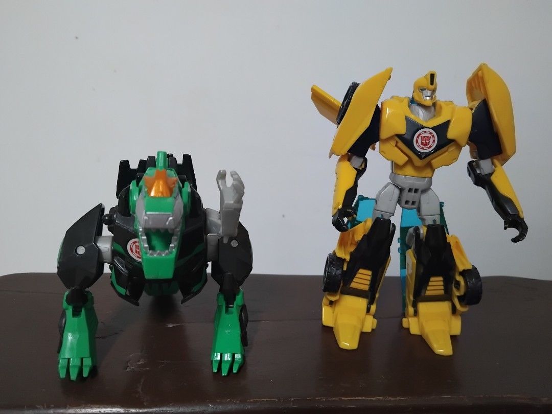 Transformers Robots - Bumblebee & Grimlock (Category: Action & Battle Toys) located in San Fernando. Submitted by imlikeabird (Listing ID 1462573710, Image 1). Description: - Set includes Bumblebee and Grimlock Transformers action figures. - Ready for play or display. - A must-have for any Transformers fan!.