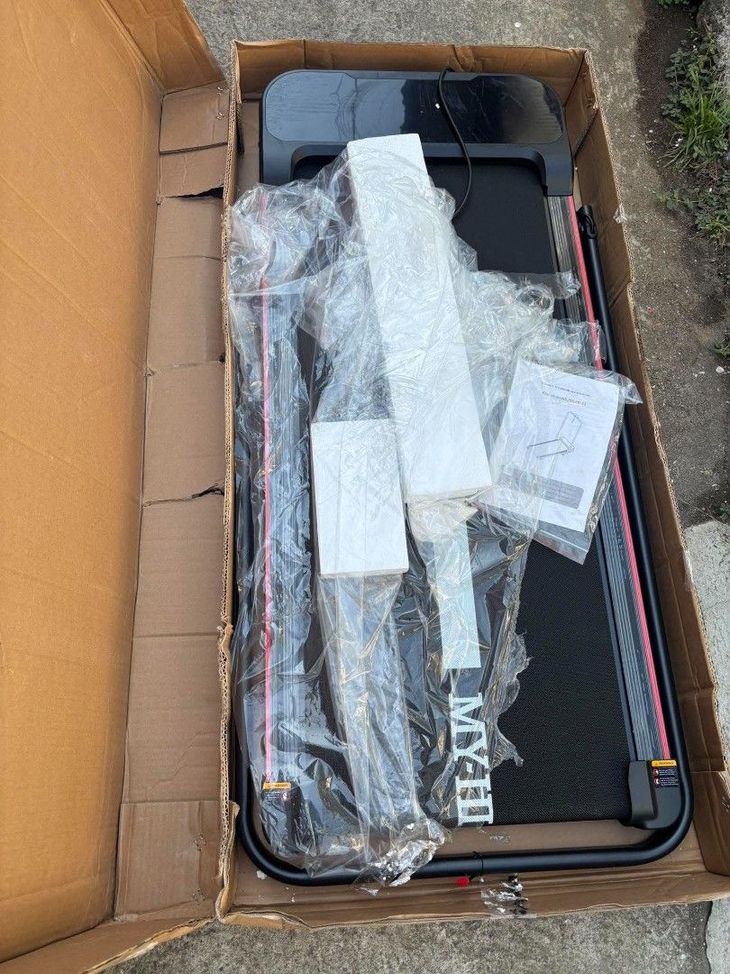Treadmill automatic (Category: Cardio & Fitness Machines) located in Manila. Submitted by joydolor (Listing ID 1462485921, Image 3). Description: treadmill Treadmill D kuryente po Authomatic.
