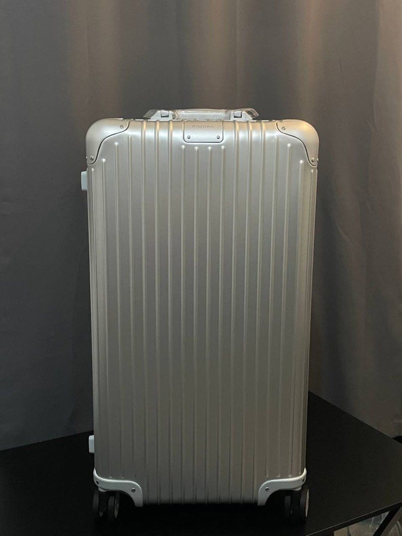 Trunk plus Rimowa (Category: Luggage) located in Manila. Submitted by mscate (Listing ID 1462604568, Image 1). Description: Rush trunk plus rimowa latest model.