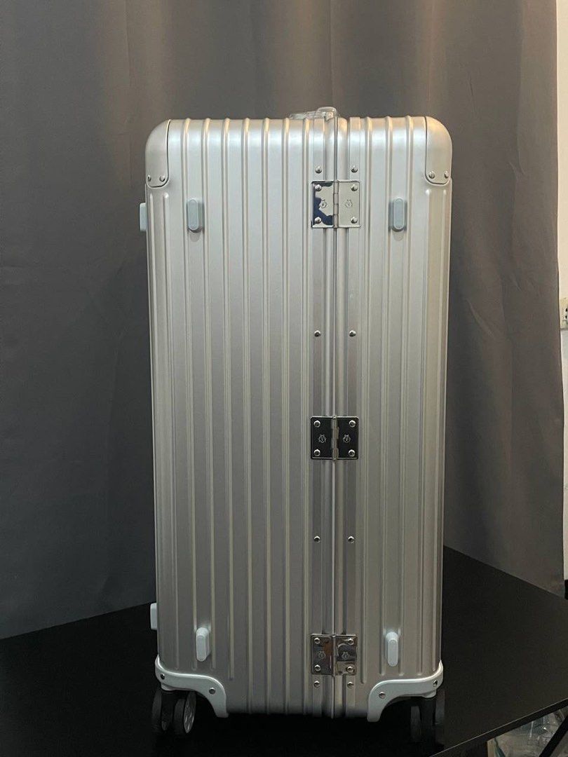 Trunk plus Rimowa (Category: Luggage) located in Manila. Submitted by mscate (Listing ID 1462604568, Image 2). Description: Rush trunk plus rimowa latest model.