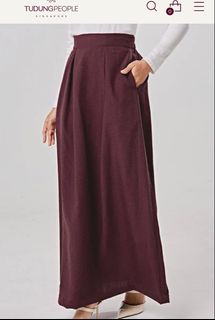 (Category: ) located in . Submitted by rollmywardrobe (Listing ID 1462462429, Image 1). Description: .