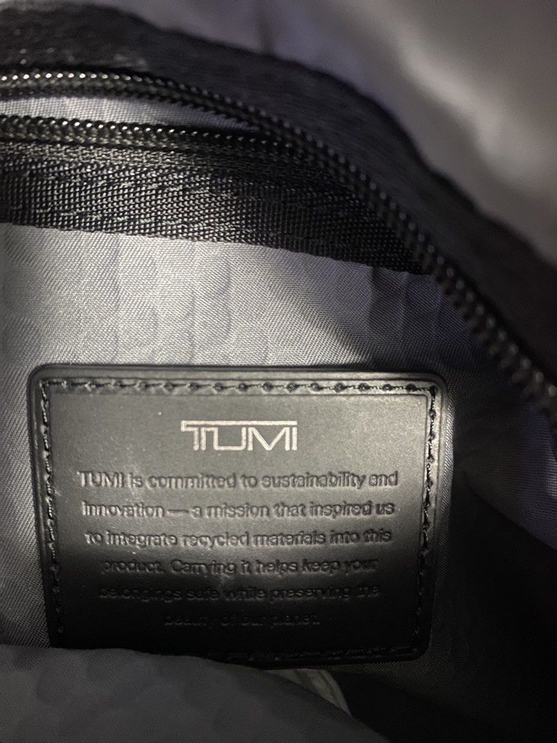 Tumi Alpha Bravo Junior Crossbody (Category: Sling Bags) located in Makati City. Submitted by glb07 (Listing ID 1462645414, Image 3). Description: Color: Black Dimensions: 7cm × 22cm × 24cm In almost brand new condition Current SRP: 26,490 Interior: 2 card pockets Media open pocket Zip pocket Key leash Tumi tracer Pen holders Exterior: L-zip entry to main compartment L-zip front pocket Back slip pocket Adjustable shoulder straps .