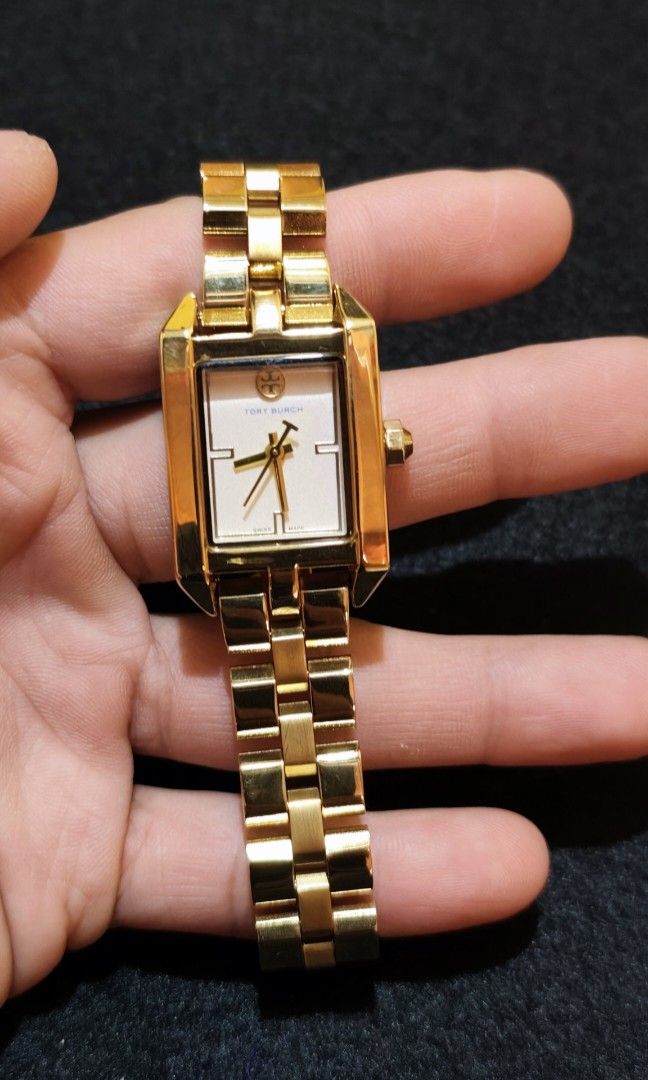 Tury Burch watch for her (Category: Women's Watches) located in La Trinidad. Submitted by marksols (Listing ID 1462465191, Image 2). Description: Original Imitation Tury Burch Watch Stainless Steel no issue From Japan Box.