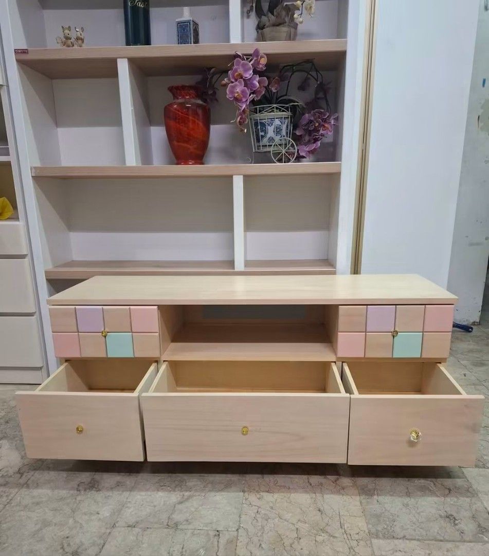 Tv rack Japan surplus (Category: TV Consoles) located in Manila. Submitted by Hezcki (Listing ID 1462602202, Image 2). Description: .