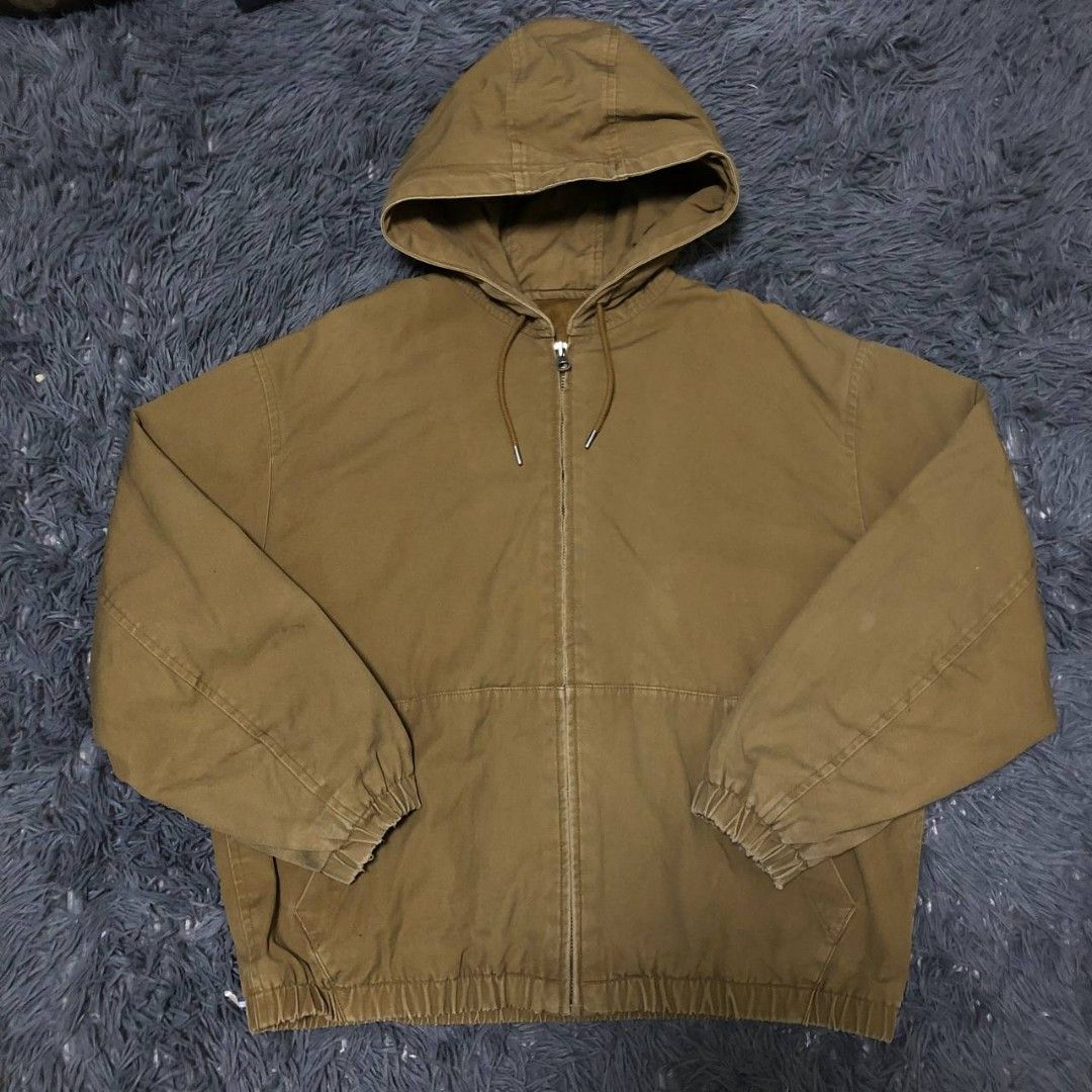 Uniqlo Bomber Jacket (Category: Activewear) located in Camiling. Submitted by thriftscape2024 (Listing ID 1462562350, Image 1). Description: Excellent Condition Color rate: 9/10 Issue: minimal distressed hand cuffs Dimes:W25xL25.