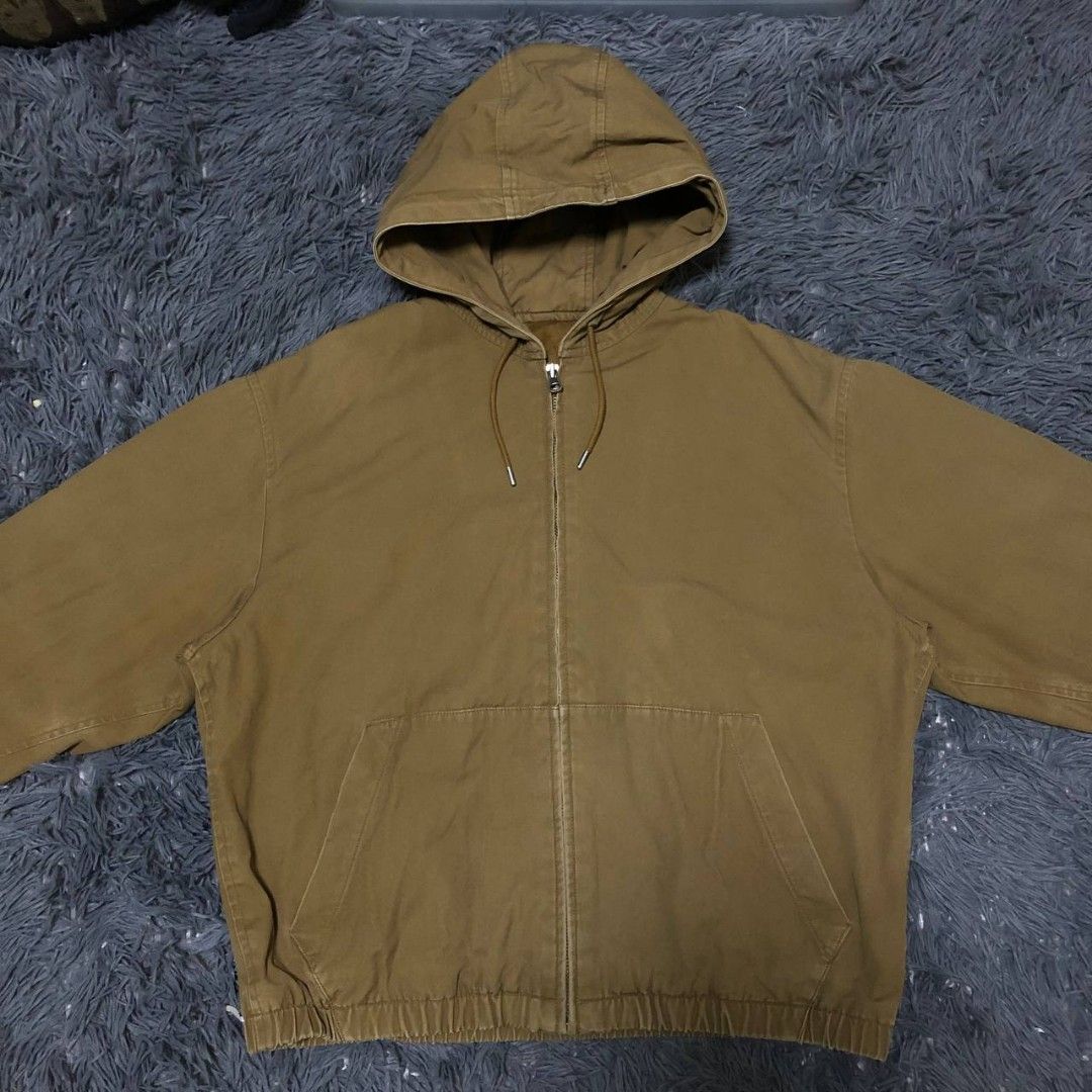 Uniqlo Bomber Jacket (Category: Activewear) located in Camiling. Submitted by thriftscape2024 (Listing ID 1462562350, Image 2). Description: Excellent Condition Color rate: 9/10 Issue: minimal distressed hand cuffs Dimes:W25xL25.