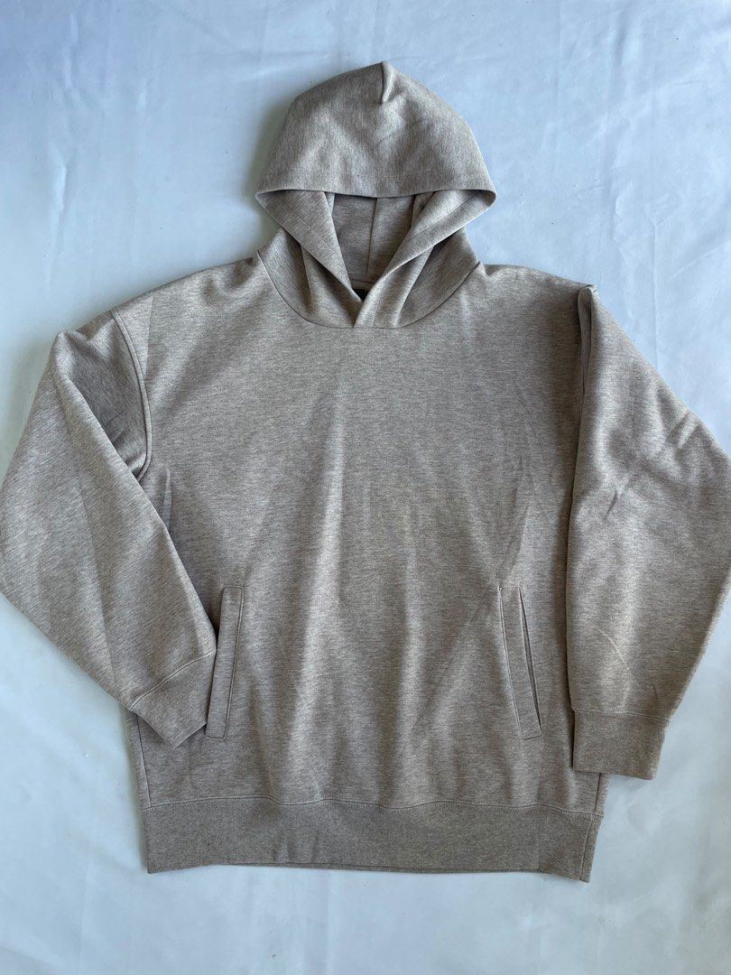 Uniqlo :C Sweat Oversized Pullover Hoodie (Category: Hoodies) located in Subic. Submitted by beaaanzen (Listing ID 1462483028, Image 2). Description: Beige: Large on Tag Condition 10/10 🏷️980 plus shipping fee Location & Courier: J&T Olongapo City 🚚 MOP: GCash payment first.