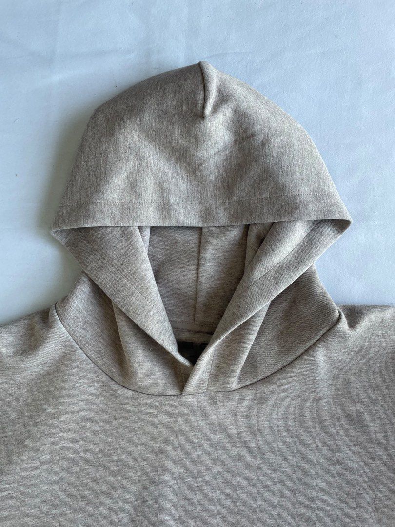 Uniqlo :C Sweat Oversized Pullover Hoodie (Category: Hoodies) located in Subic. Submitted by beaaanzen (Listing ID 1462483028, Image 3). Description: Beige: Large on Tag Condition 10/10 🏷️980 plus shipping fee Location & Courier: J&T Olongapo City 🚚 MOP: GCash payment first.