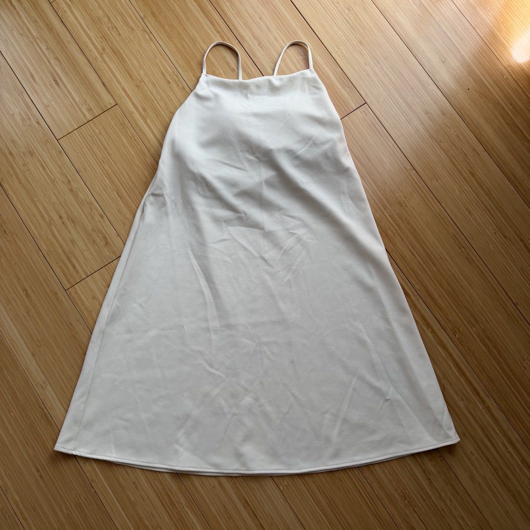 UNIQLO Mini Jersey Dress (Category: Dresses) located in General Santos City (Dadiangas). Submitted by giamaguas (Listing ID 1462545915, Image 3). Description: Still in excellent condition.