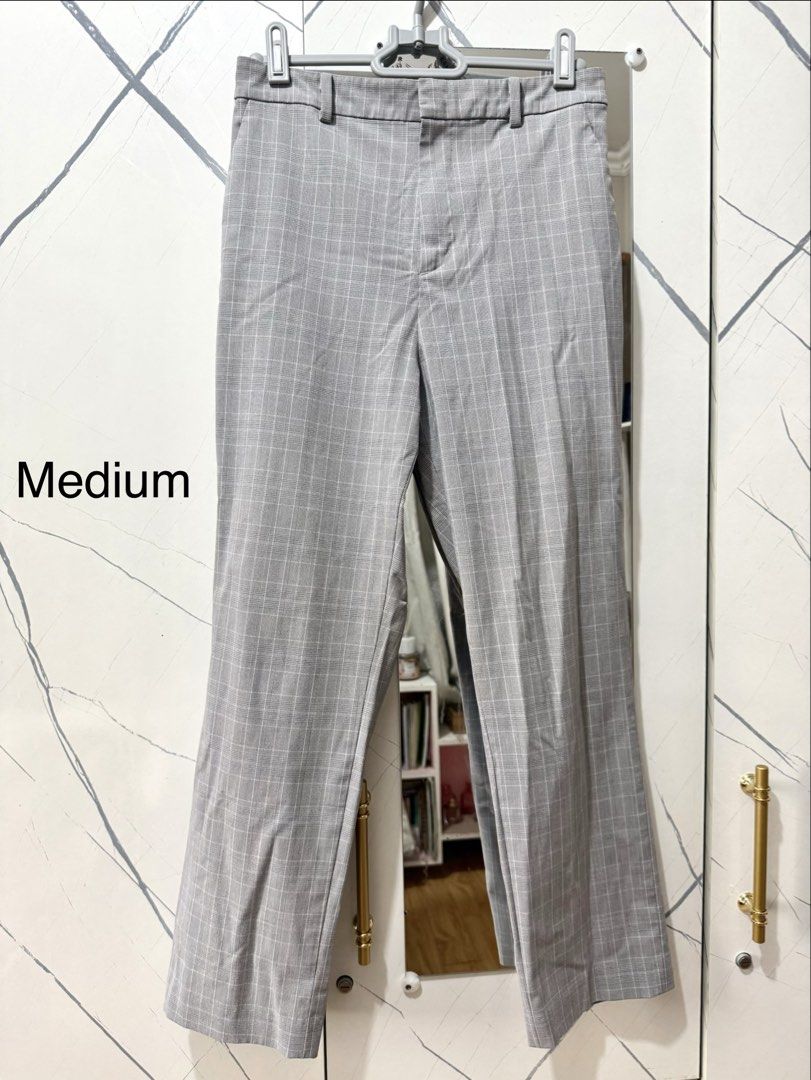 Uniqlo Smart Ankle Pants (Category: Other Bottoms) located in Manila. Submitted by ramennoodles12 (Listing ID 1458564272, Image 2). Description: Uniqlo Smart Ankle Pants (Stretchable).