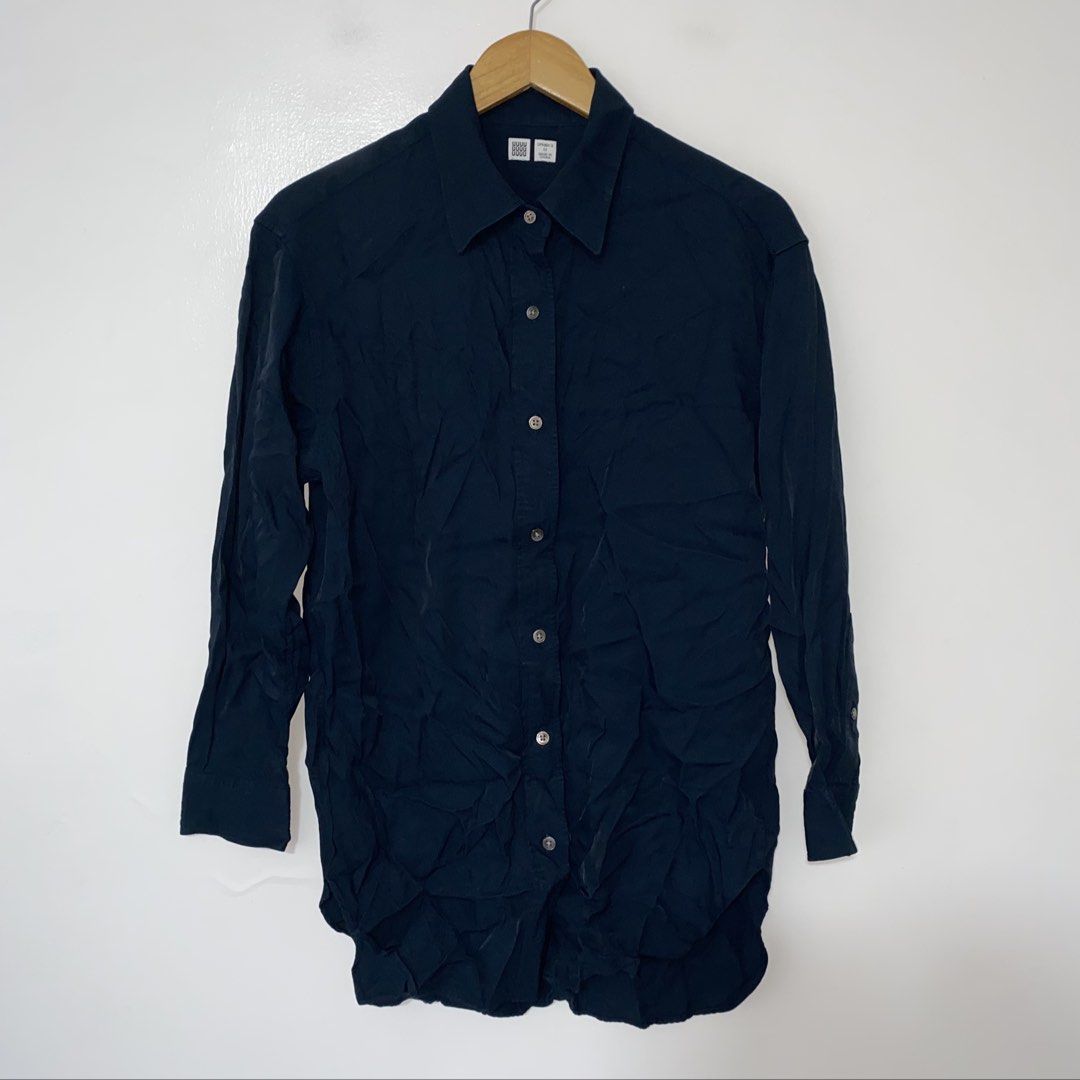 UNIQLO U long sleeve top (Category: Longsleeves) located in San Jose del Monte. Submitted by mamiracky (Listing ID 1462565288, Image 1). Description: .