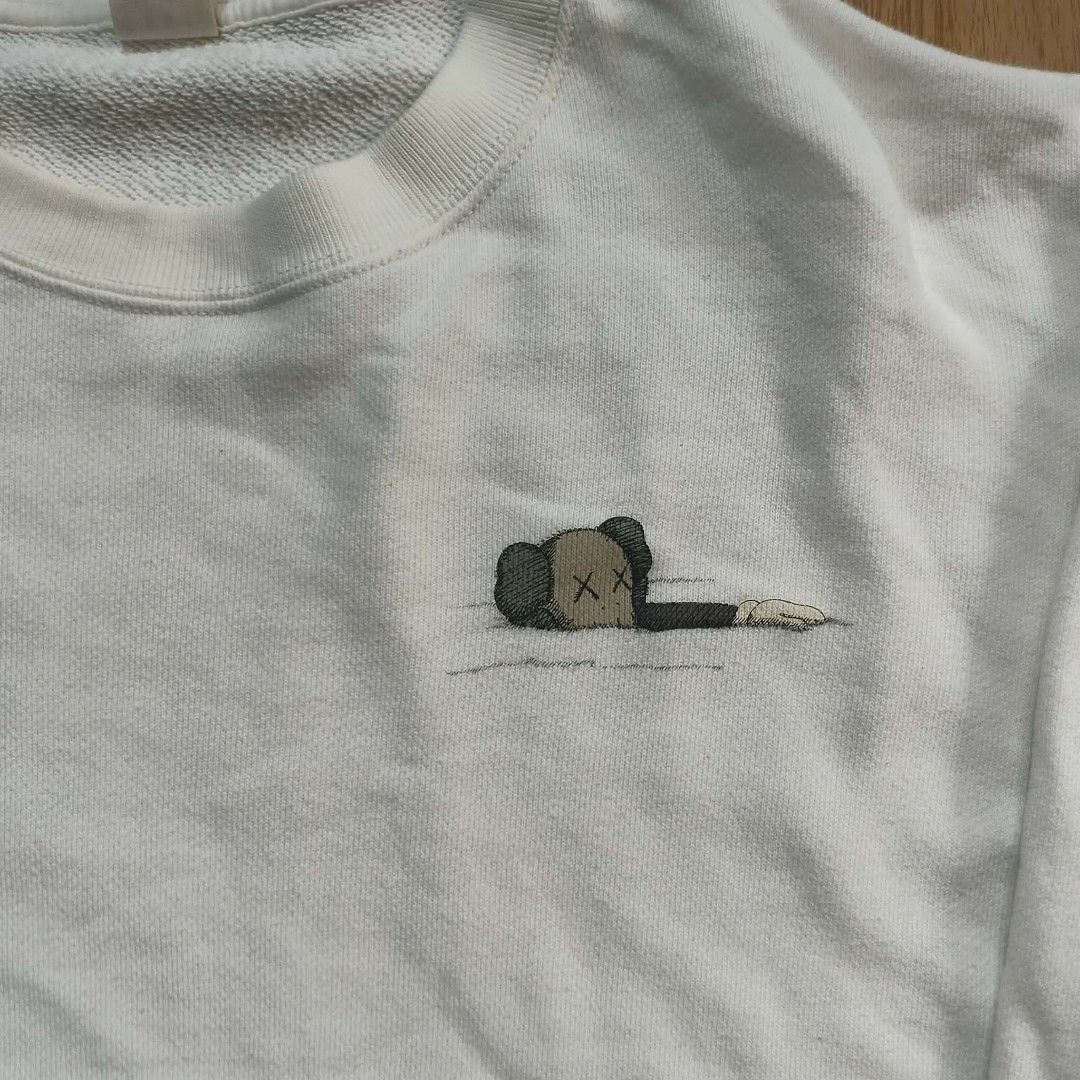 Uniqlo X Kaws Long sleeve (Category: Coats, Jackets and Outerwear) located in Manila. Submitted by thriftinefolife (Listing ID 1462542766, Image 3). Description: Medium On Tag Excellent Condition.