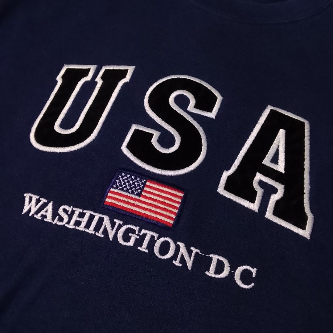 USA Washington DC (Category: Coats, Jackets and Outerwear) located in Taguig. Submitted by 8kthrifter (Listing ID 1462609144, Image 2). Description: Size: Medium to Large Width: 22 Length: 25.5 Color Rate: 10/10 No issue Excellent Condition.