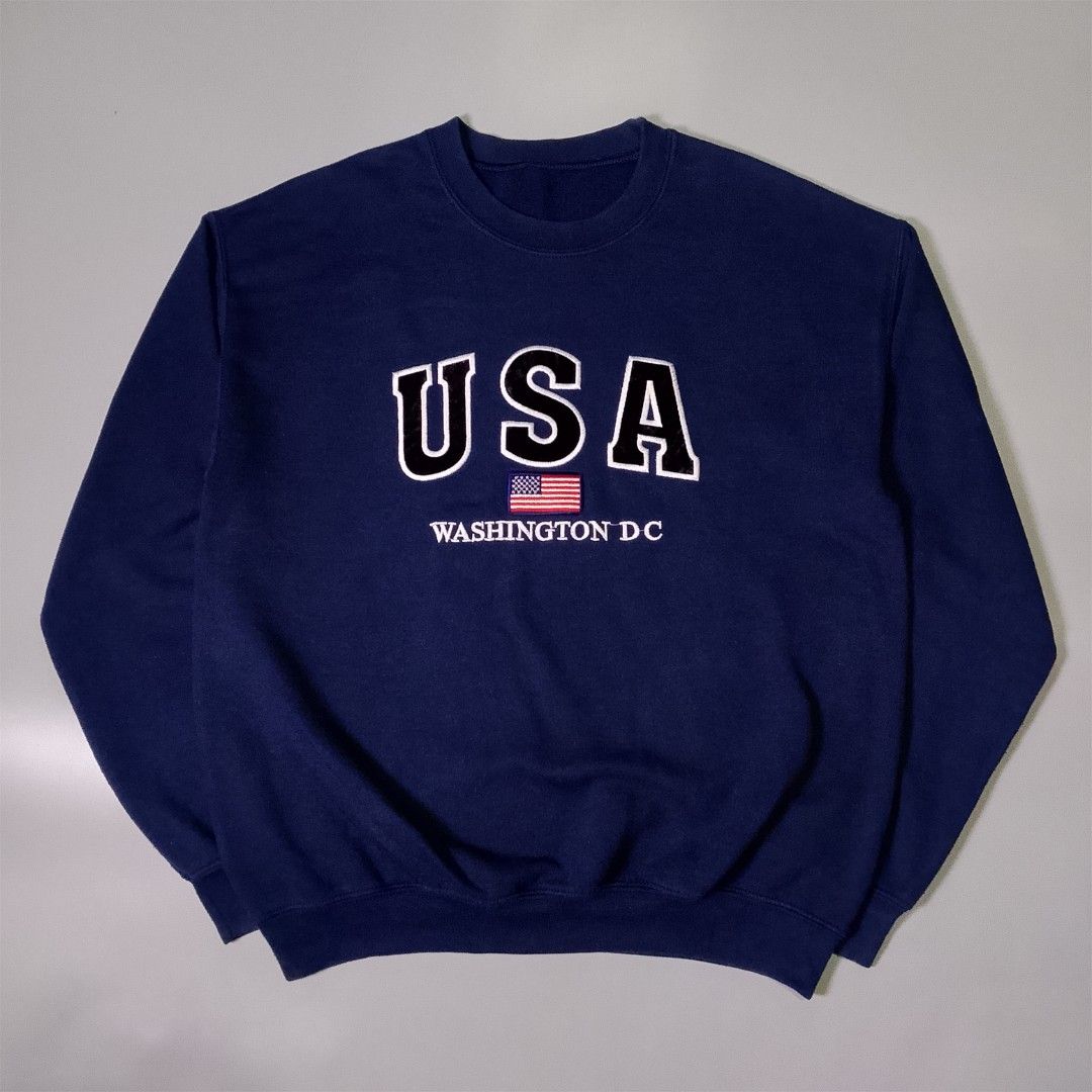 USA Washington DC (Category: Coats, Jackets and Outerwear) located in Taguig. Submitted by 8kthrifter (Listing ID 1462609144, Image 1). Description: Size: Medium to Large Width: 22 Length: 25.5 Color Rate: 10/10 No issue Excellent Condition.