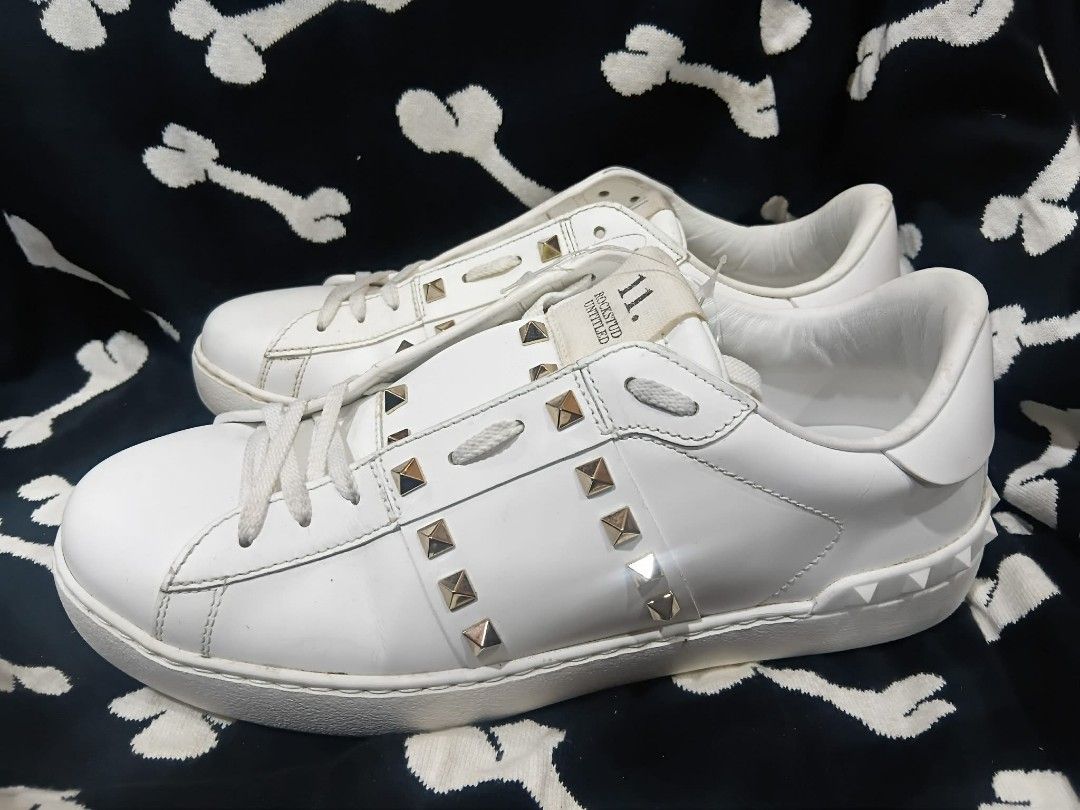 Valentino (Category: Sneakers & Footwear) located in Subic. Submitted by adamdwyane (Listing ID 1462510663, Image 3). Description: .
