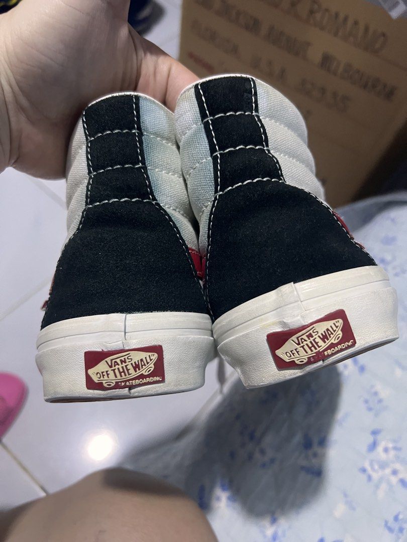 Vans (Category: Sneakers) located in Taguig. Submitted by pinkyyyaa (Listing ID 1462622840, Image 3). Description: .