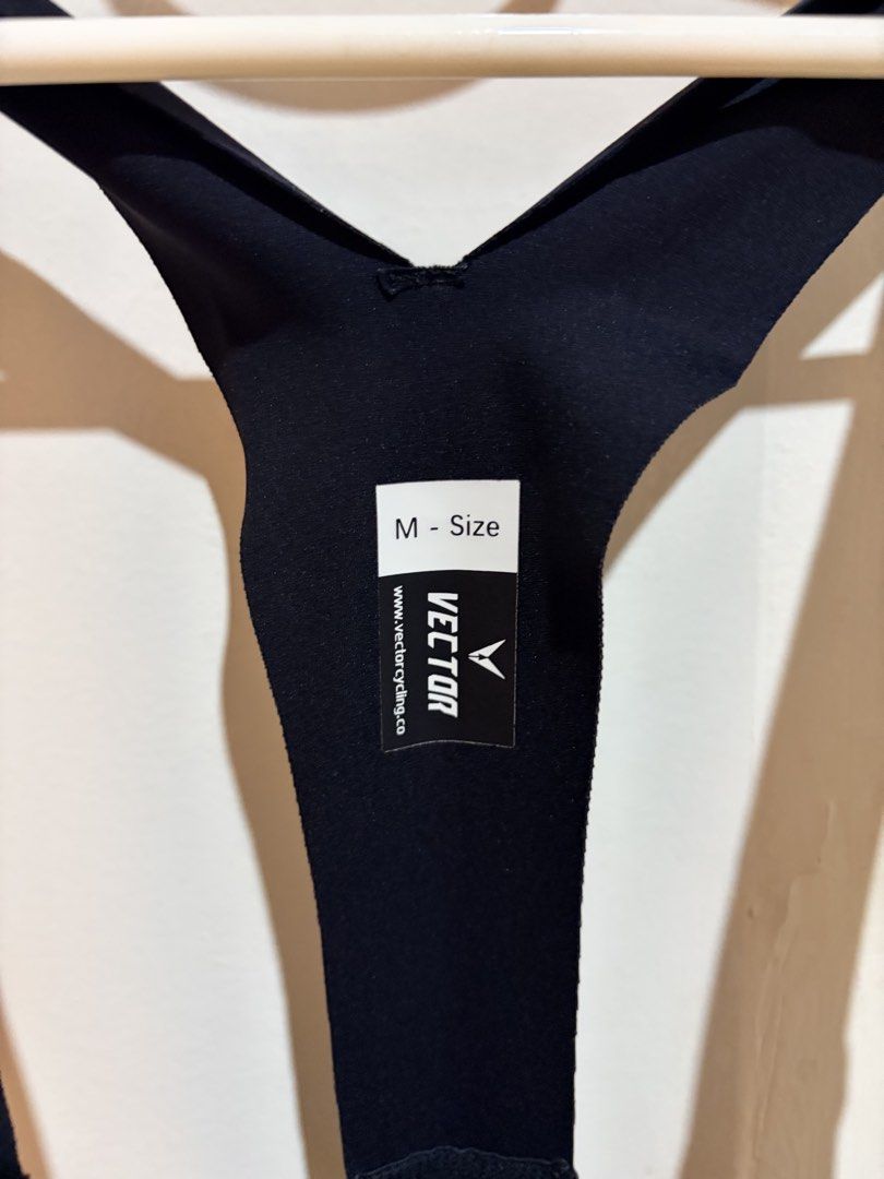 VECTOR Cycling Bib Shorts (Category: Activewear) located in Santiago. Submitted by jmss1234 (Listing ID 1462631159, Image 3). Description: - VECTOR cycling bib shorts - women Size M - Color: Dark Navy Blue, cream - Features a breathable mesh back panel - Ideal for long cycling rides - Reason for selling: not using anymore.