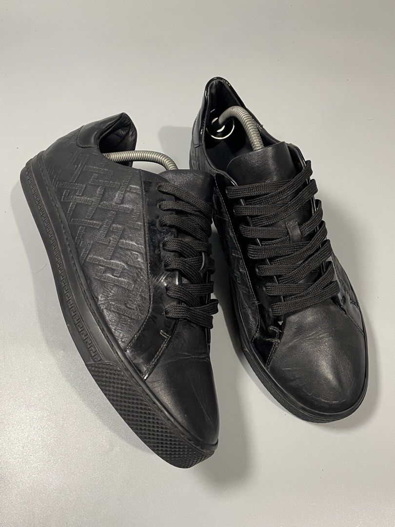 Versace (Category: Sneakers & Footwear) located in Manila. Submitted by icoolmen031590 (Listing ID 1462508491, Image 3). Description: good condition no issue Size 43.