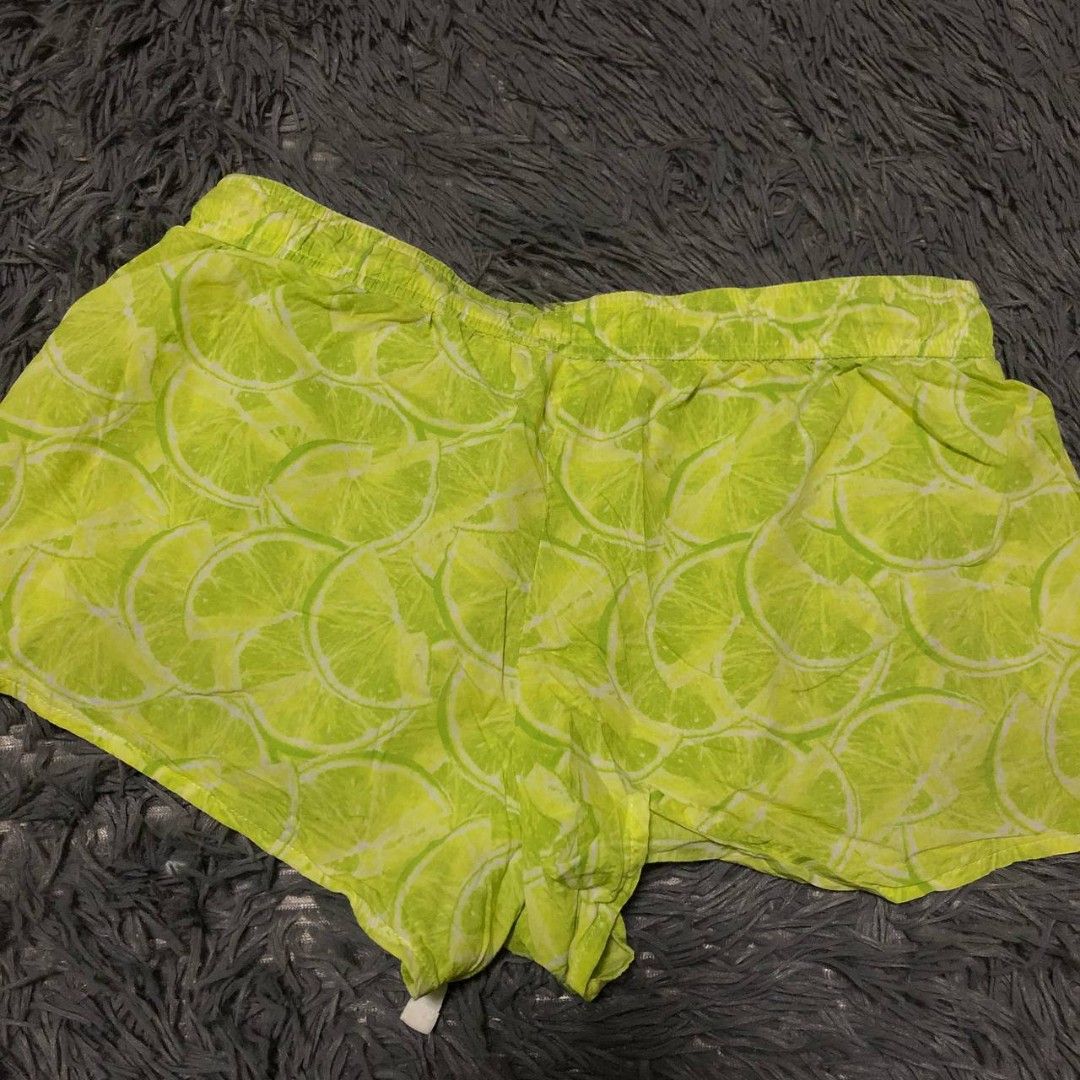 Victoria's Secret Lemon Short (Category: Shorts) located in Camiling. Submitted by thriftscape2024 (Listing ID 1462586076, Image 2). Description: Excellent Condition Color rate: 9/10 Issue: ❌❌❌ W: 26-36 L: 10 Thigh: 12 Leg Opening: 12.