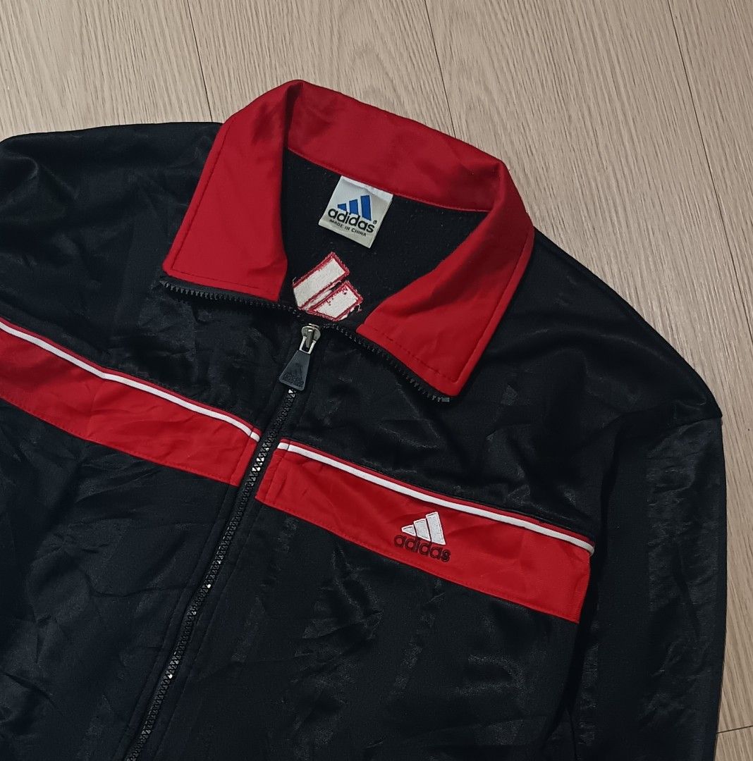 VINTAGE ADIDAS TRACK JACKET WITH BACK DETAILS (Category: Coats, Jackets and Outerwear) located in Cavite. Submitted by marcuz.lifestyle (Listing ID 1462621980, Image 3). Description: SIZE:MEDIUM ON TAG WIDTH:22.5 LENGTH:26.5 VERRYGOOD CONDITION COLOR RATE:9.5/10 MOP:GCASH DELIVERY COURIER:JNT LOCATION:IMUS CAVITE.