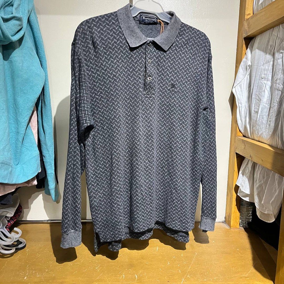 VINTAGE BURBERRY LONGSLEEVE (Category: Coats, Jackets and Outerwear) located in Iloilo. Submitted by wear_it5k (Listing ID 1462668825, Image 1). Description: .