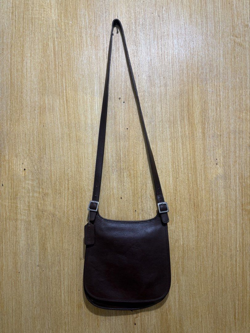 Vintage Coach hippie sling (Category: Luxury Bags & Wallets) located in Maramag. Submitted by thriftshoesapparatus (Listing ID 1462598065, Image 1). Description: .