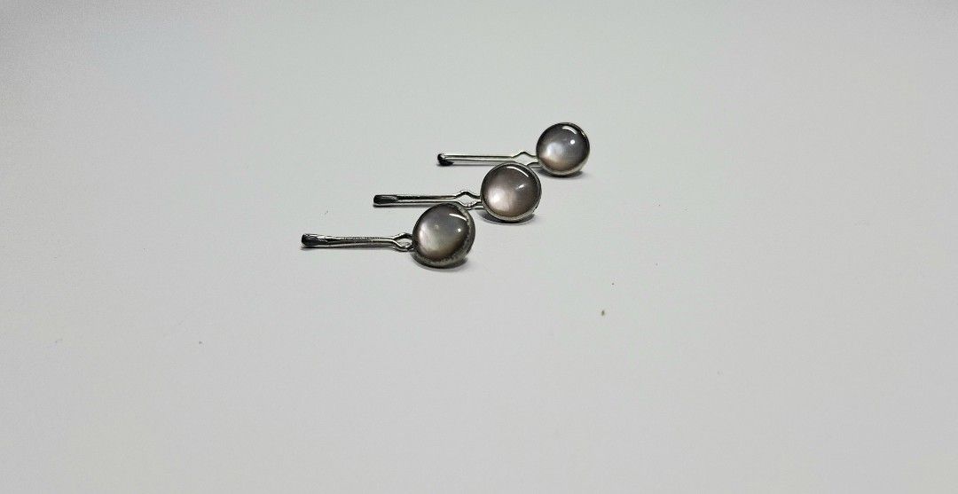 Vintage Colar Studs (Category: Cuff Links) located in Makati City. Submitted by archaic532shop (Listing ID 1462593017, Image 1). Description: 🔴ISSUES🟠 ◾️Visible black metal stain atbthe back IMPORTANT NOTES: • Clients with OFFERS will be prioritized. • Selling in “As Is “condition (no warranty or guarantees) Accept all flaws before and after purchase. No returns. No exchange of items. • All items are pre-owned unless declared New • Conversation