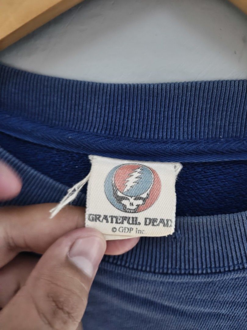 VINTAGE GRATEFUL DEAD CREWNECK L/S (Category: Coats, Jackets and Outerwear) located in Tacloban City. Submitted by tactripp (Listing ID 1462461182, Image 3). Description: Orig w - 22 L - 26 Good Condition/Normal sign of use/Presentable.