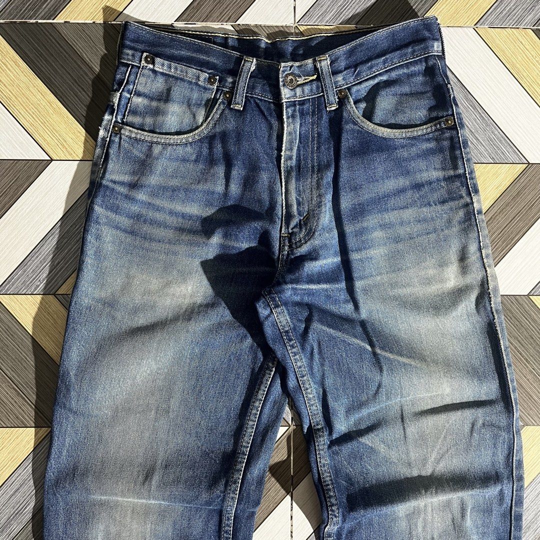 Vintage Levis 513 Cinch Back - Size 28 (Category: Jeans) located in Daraga. Submitted by th3cliquejunks (Listing ID 1462461635, Image 3). Description: Vintage Levis 513 Cinch Back - Size 28 Tagged Size: 28” x 32” Condition: 9/10 Signs of usage only. No major flaw Measurement: Waist: 28” Length: 41” Hem: 9” - 2,580 Dm!.
